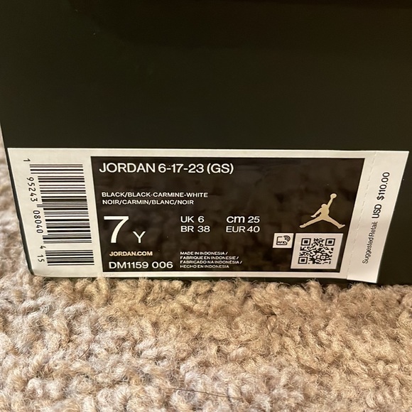 Jordan Retro 6 - Size- 7Y but also can fit like a Women’s size: 9 - Picture 2 of 5